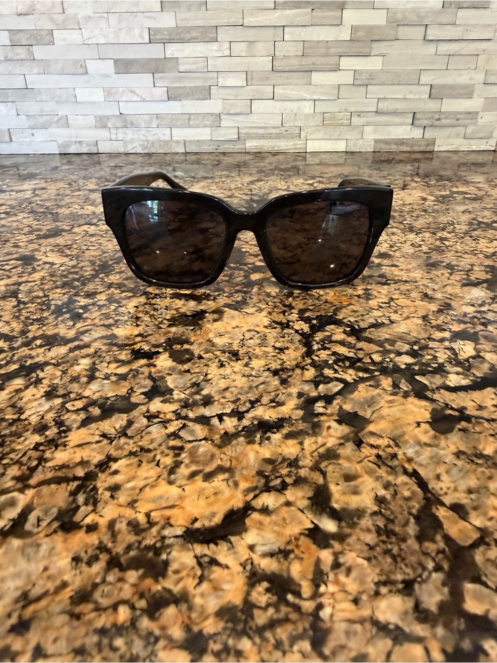 DIFF Black Women's Square Sunglasses